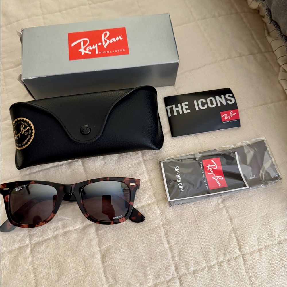 Ray-Ban Classic Wayfarer Polarized Tortoise Sunglasses